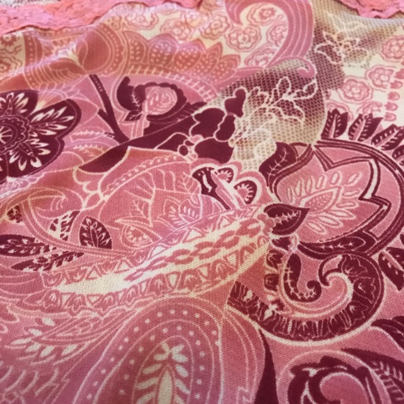 ❌SOLD❌NWT Pink Lace Trim Short Sleeve Top - Picture 11 of 14